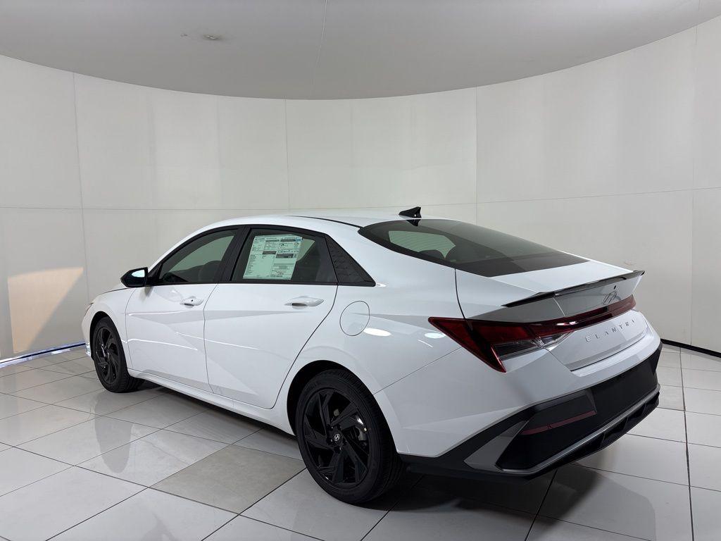 Thumbnail: 2026 Hyundai Elantra - 3