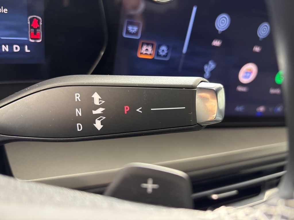 Thumbnail: 2025 Chevrolet Traverse - 36