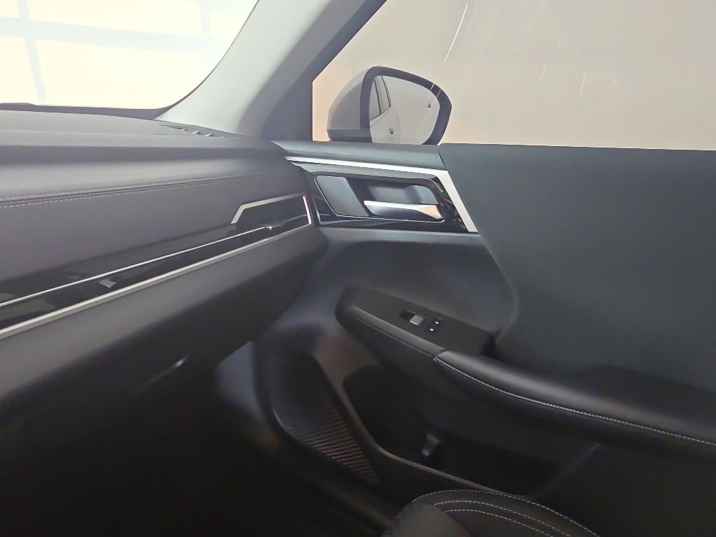 Thumbnail: 2024 Mitsubishi Outlander - 20