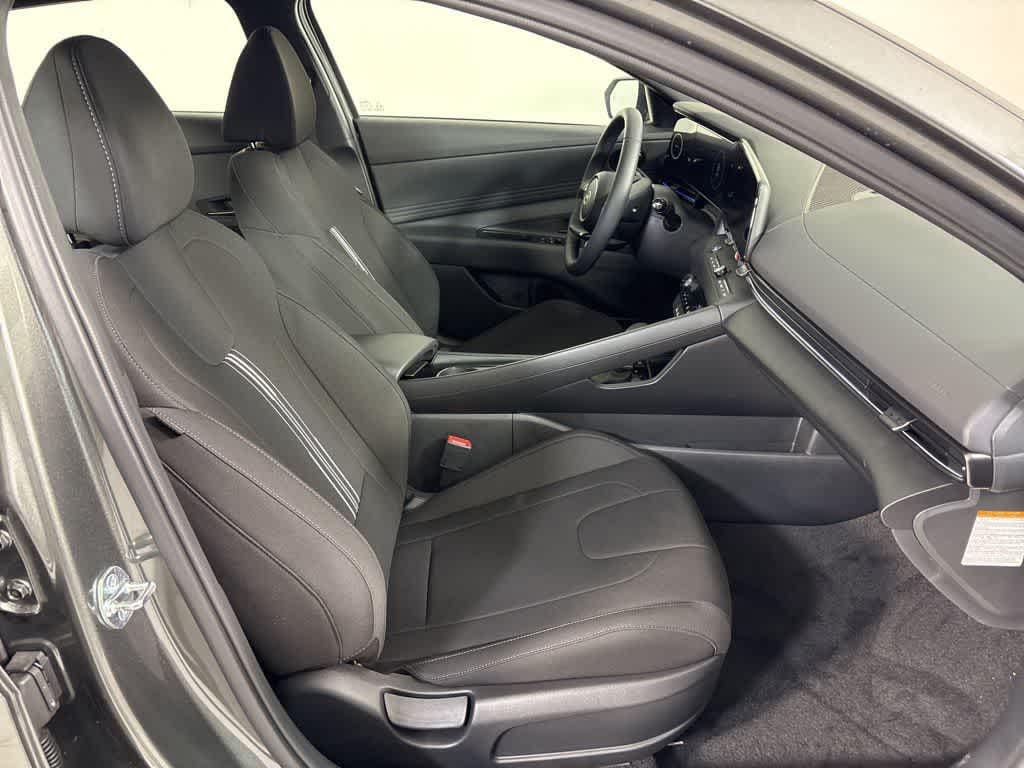 Thumbnail: 2025 Hyundai Elantra - 12