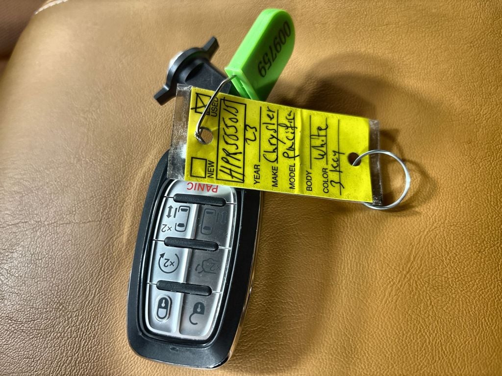 2023 Chrysler Pacifica Pinnacle - Photo 28