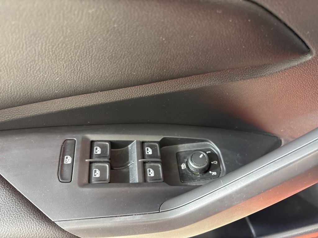 Thumbnail: 2019 Volkswagen Jetta - 17