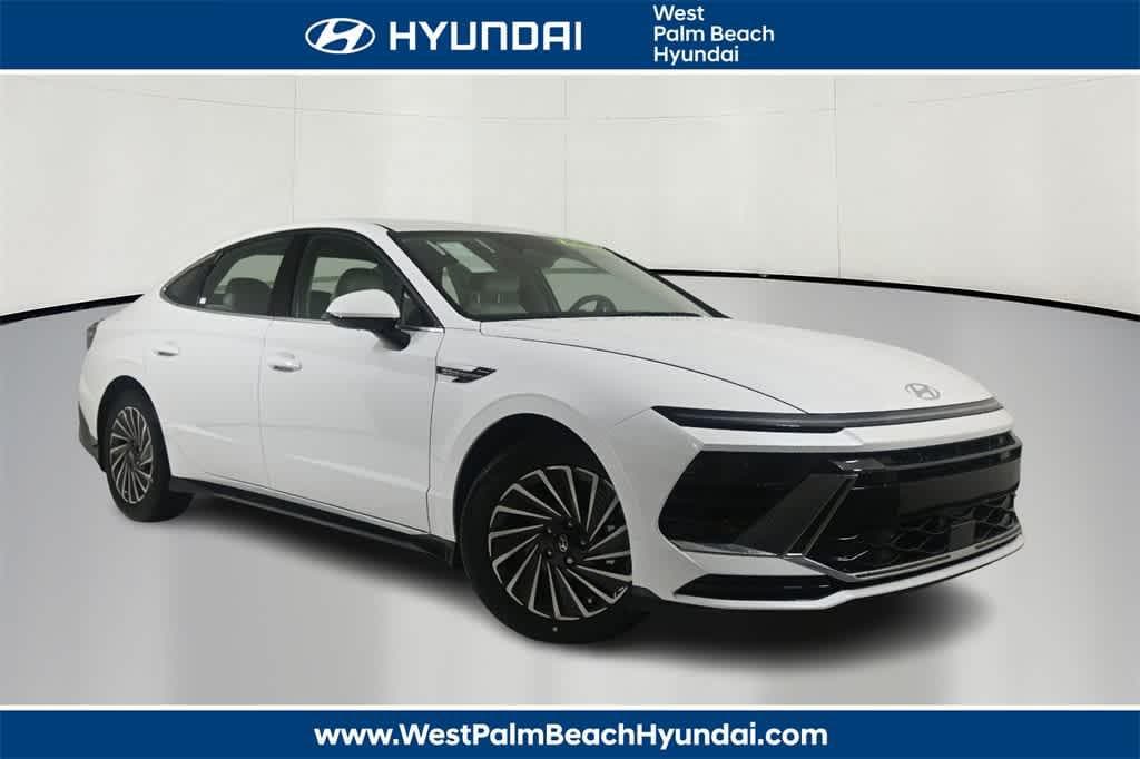 New 2025 Hyundai Sonata Hybrid SEL Sedan