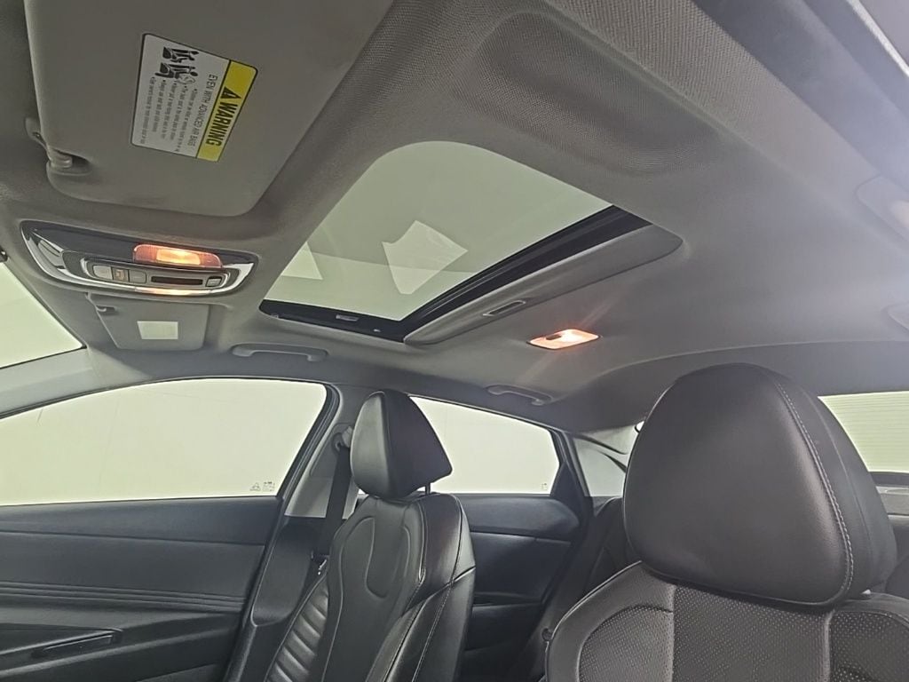 Thumbnail: 2022 Hyundai Elantra - 14