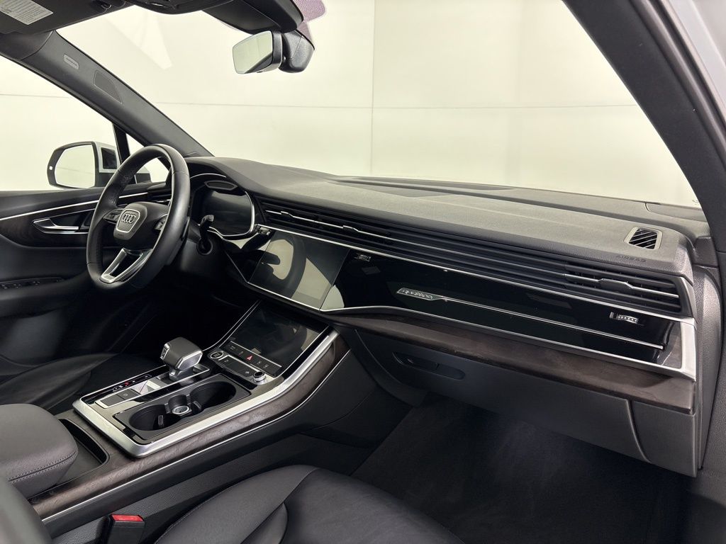 Thumbnail: 2021 Audi Q7 - 13