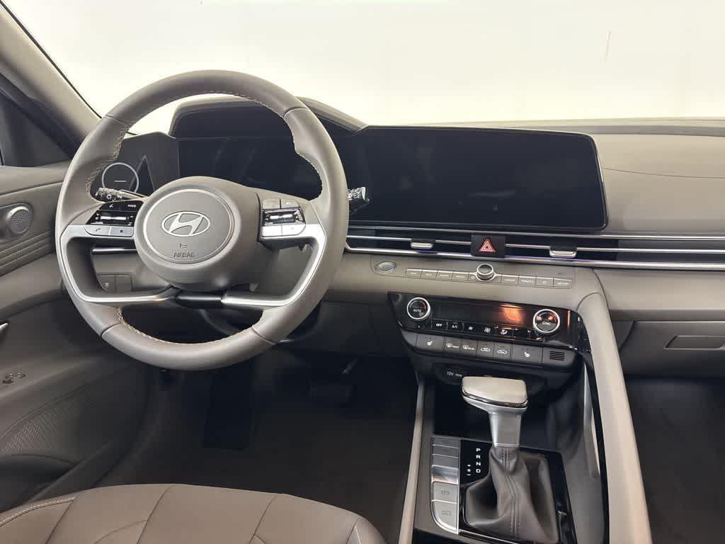 Thumbnail: 2025 Hyundai Elantra - 21