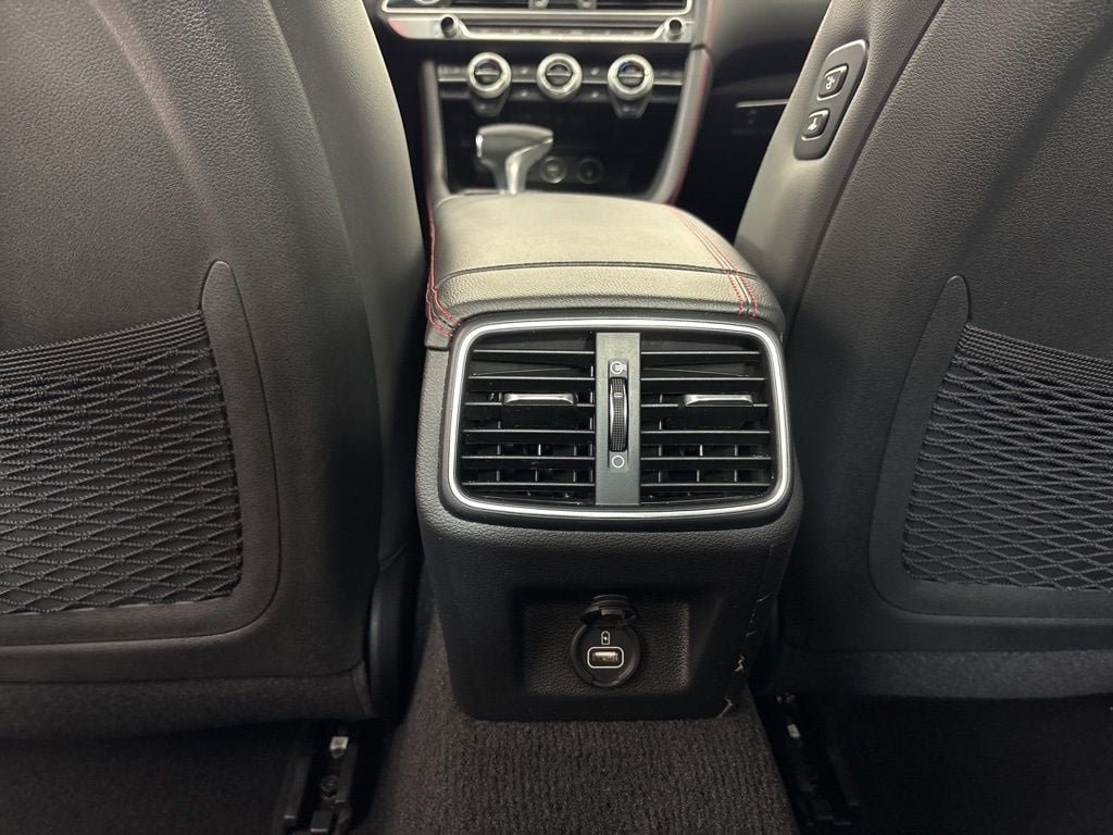 Thumbnail: 2023 Genesis G70 - 28