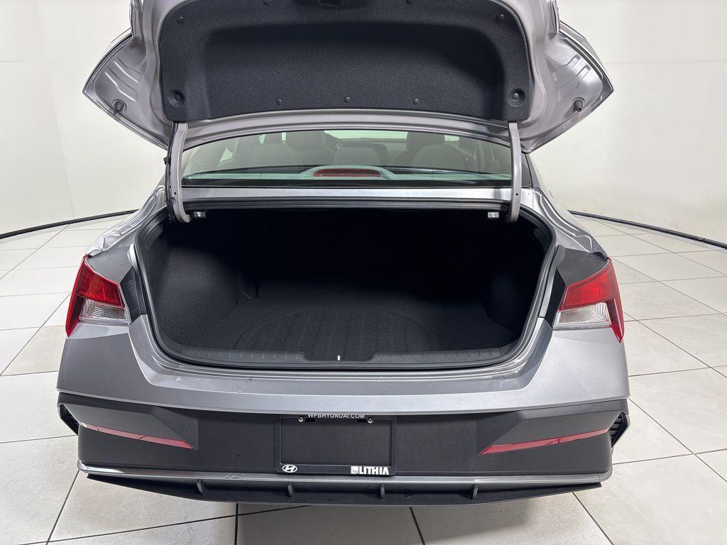 Thumbnail: 2026 Hyundai Elantra - 23
