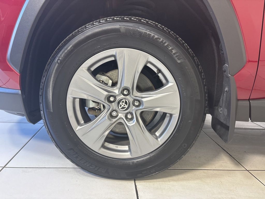 Thumbnail: 2024 Toyota RAV4 - 9