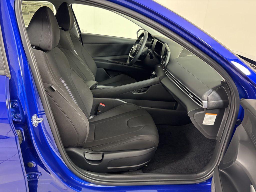 Thumbnail: 2025 Hyundai Elantra - 12