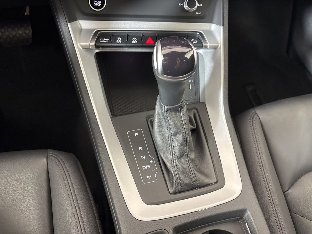 Thumbnail: 2023 Audi Q3 - 31