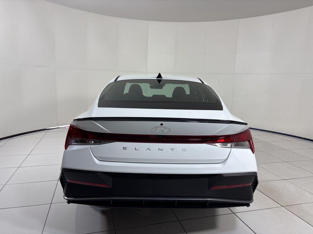 Thumbnail: 2026 Hyundai Elantra - 4