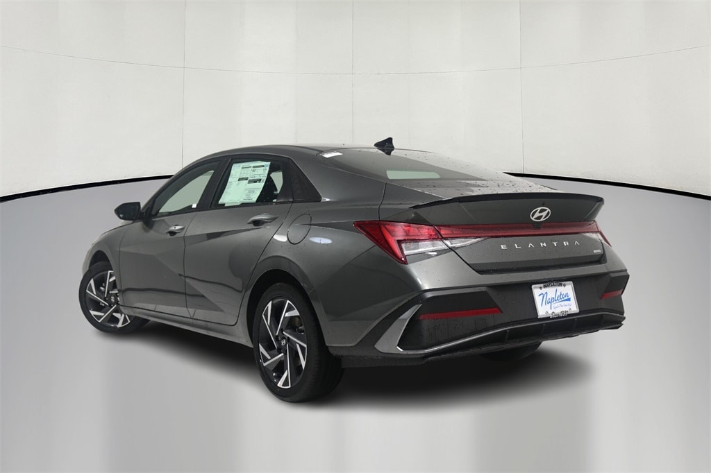 Thumbnail: 2025 Hyundai Elantra - 5