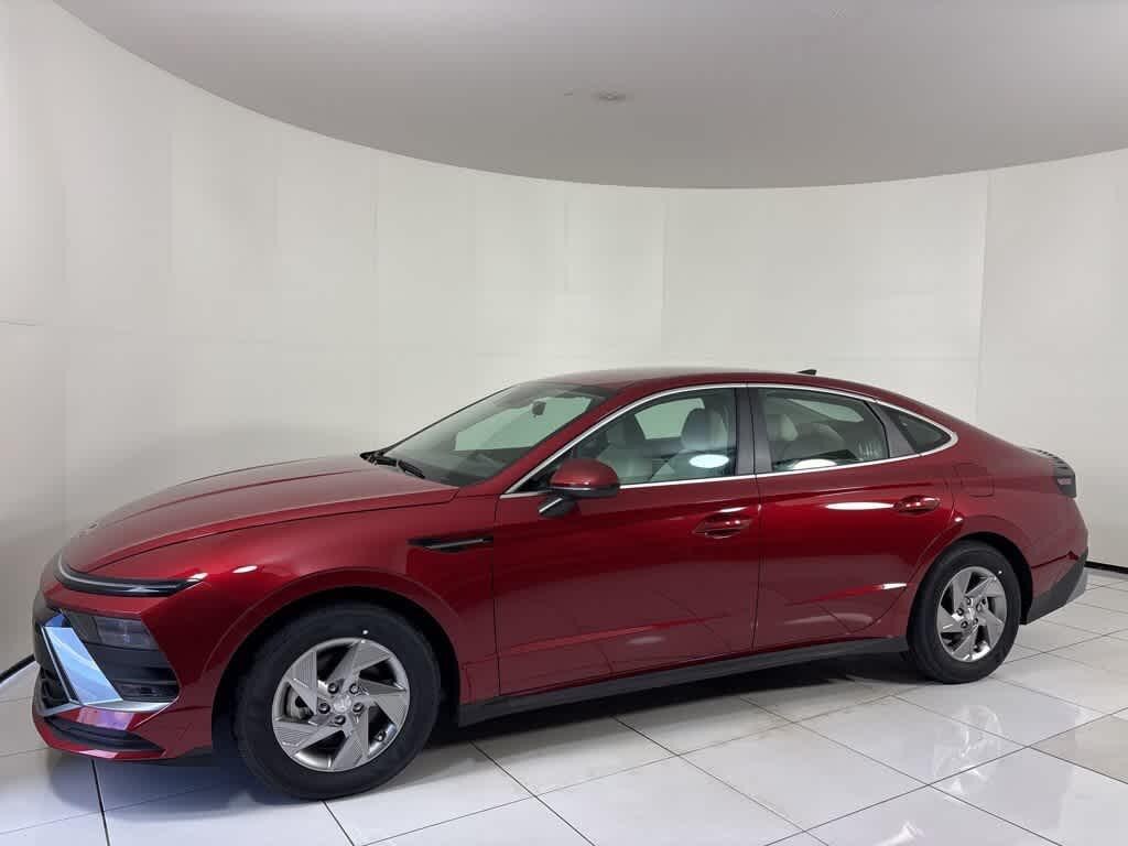 New 2025 Hyundai Sonata SE Sedan