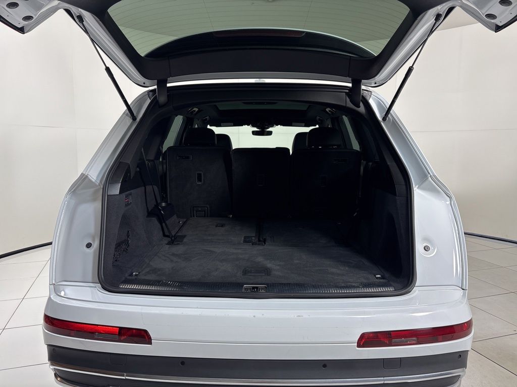 Thumbnail: 2021 Audi Q7 - 25