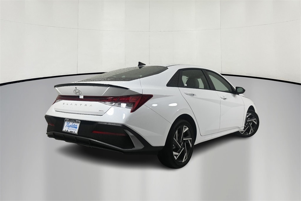 Thumbnail: 2025 Hyundai Elantra - 7