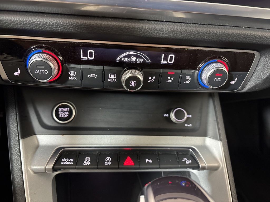 Thumbnail: 2023 Audi Q3 - 30