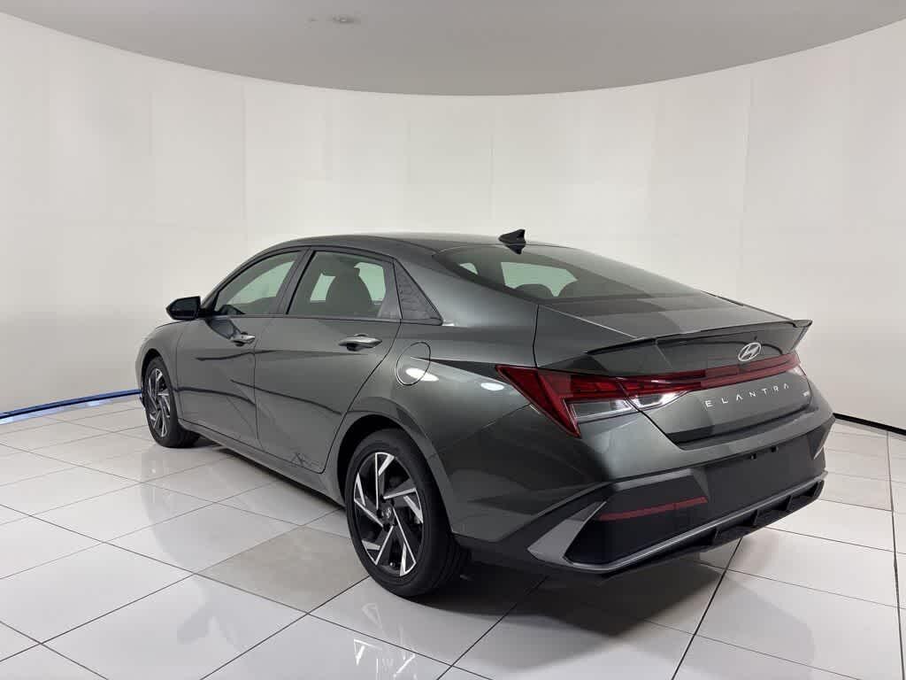 New 2025 Hyundai Elantra Hybrid SEL Sport Sedan
