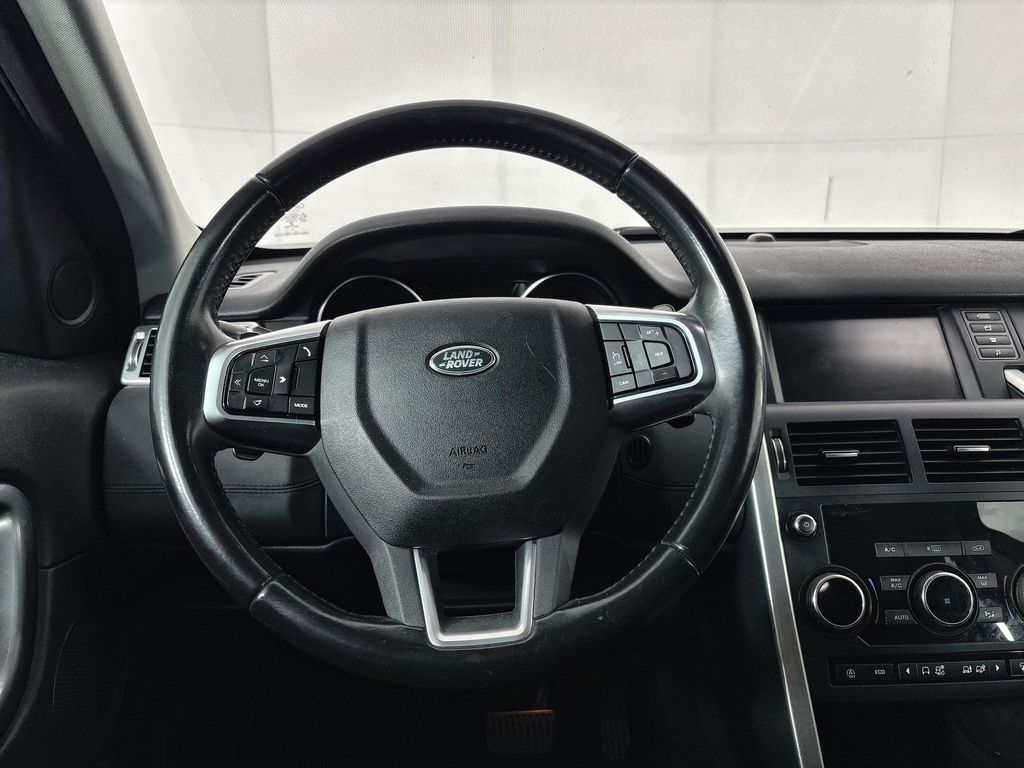 Thumbnail: 2018 Land Rover Discovery Sport - 11