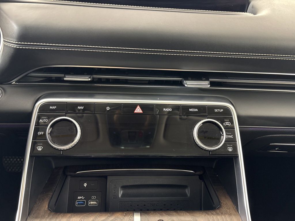 Thumbnail: 2024 Genesis GV80 - 25