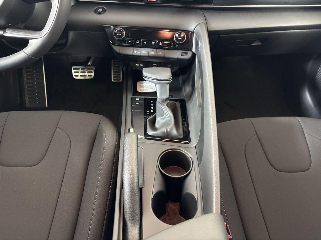 Thumbnail: 2026 Hyundai Elantra - 22