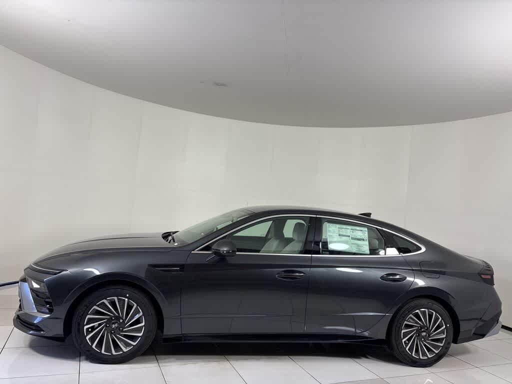 Thumbnail: 2025 Hyundai Sonata - 2