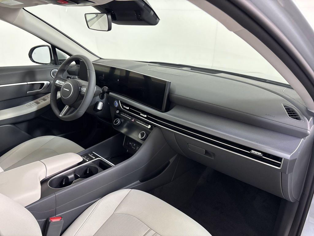 Thumbnail: 2026 Hyundai Sonata - 13