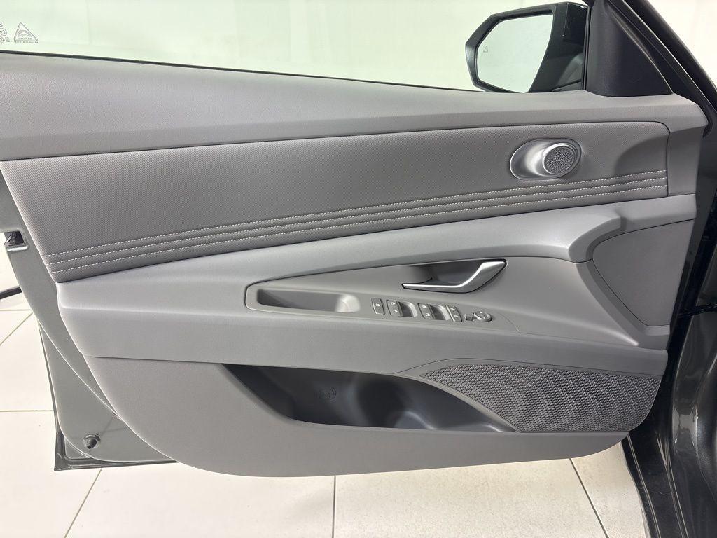 Thumbnail: 2026 Hyundai Elantra - 16