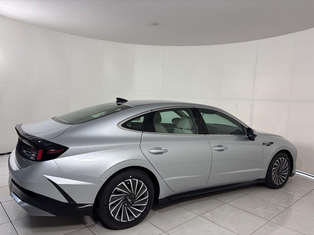 Thumbnail: 2025 Hyundai Sonata - 5