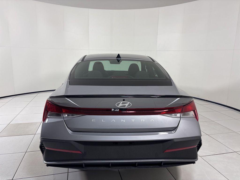 Thumbnail: 2026 Hyundai Elantra - 4