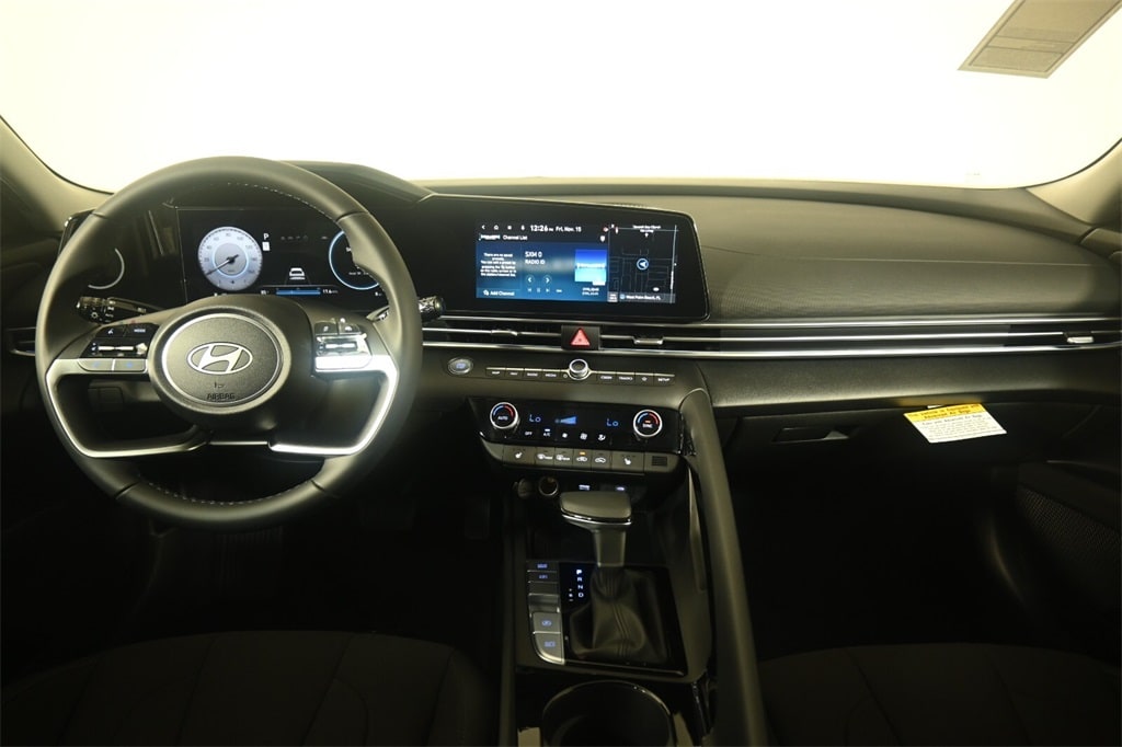 Thumbnail: 2025 Hyundai Elantra - 14