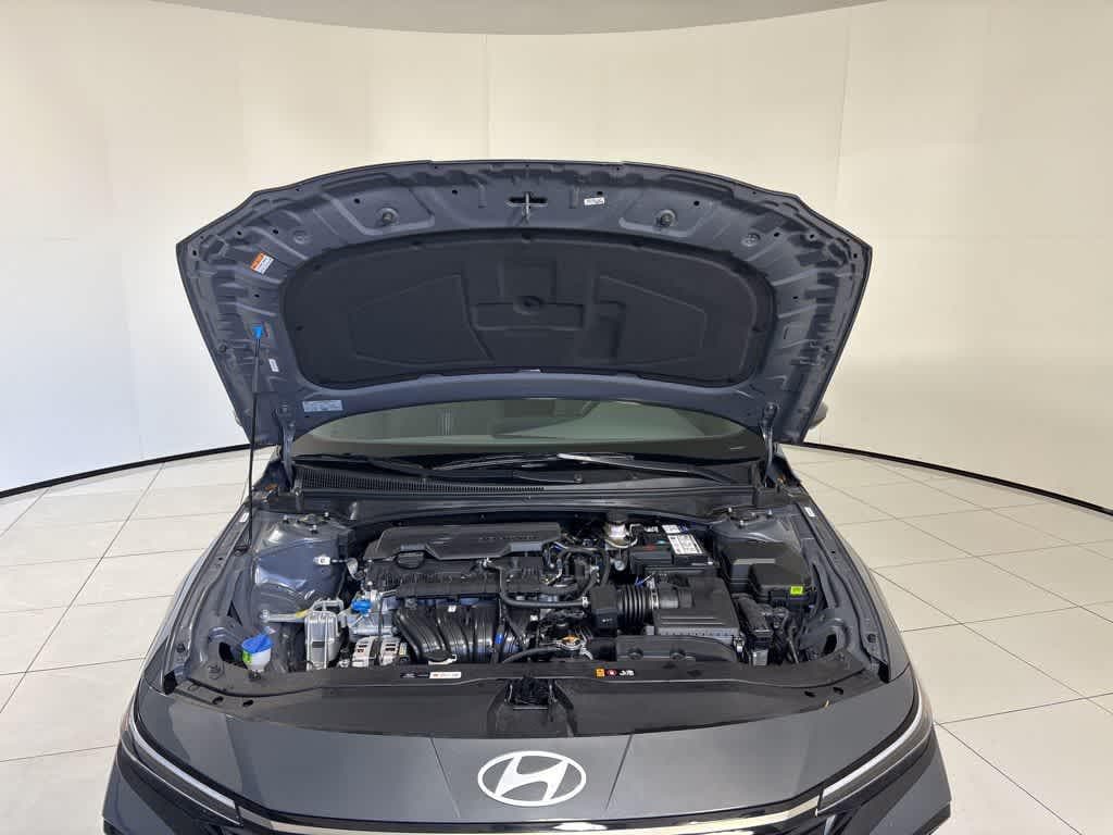 Thumbnail: 2025 Hyundai Elantra - 11