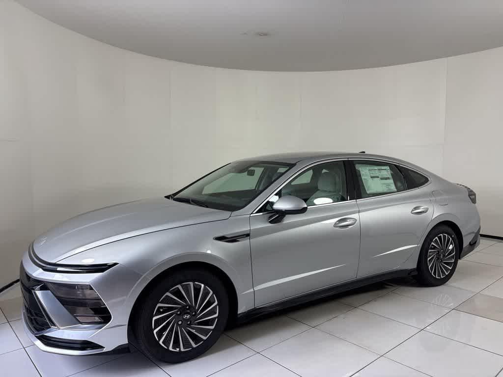 New 2025 Hyundai Sonata Hybrid SEL Sedan