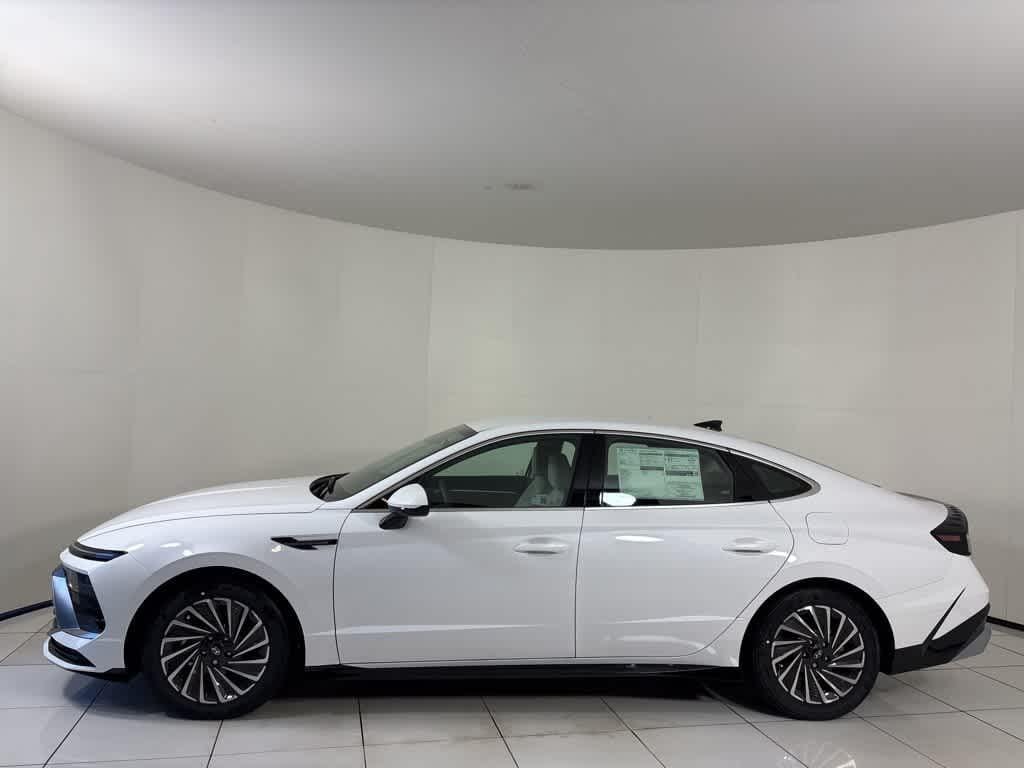 New 2025 Hyundai Sonata Hybrid SEL Sedan