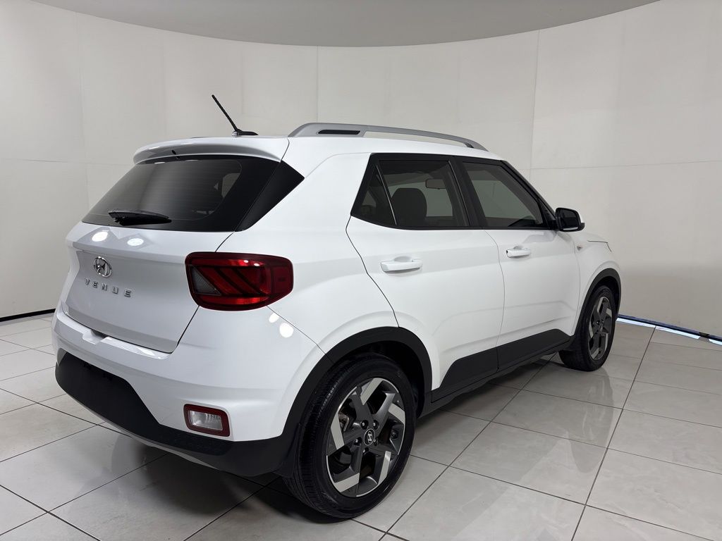 Thumbnail: 2023 Hyundai Venue - 5