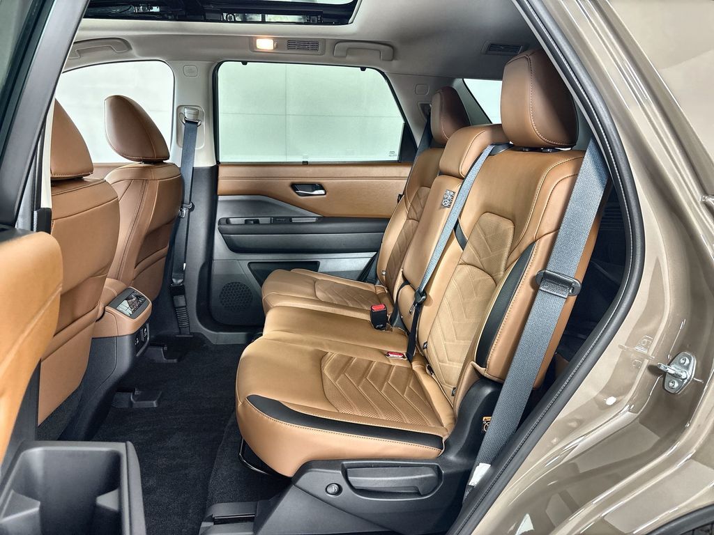 Thumbnail: 2025 Nissan Pathfinder - 25