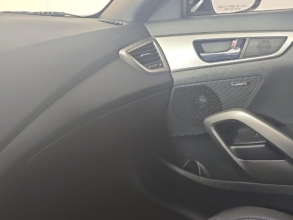 Thumbnail: 2016 Hyundai Veloster - 24