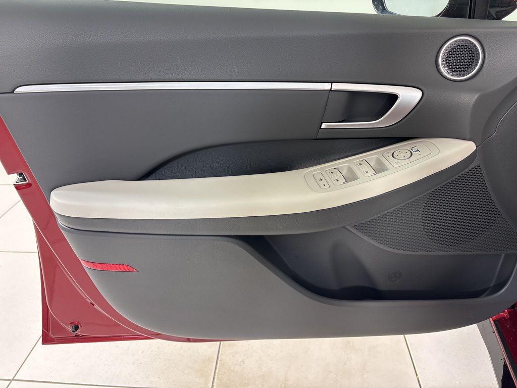Thumbnail: 2026 Hyundai Sonata - 16
