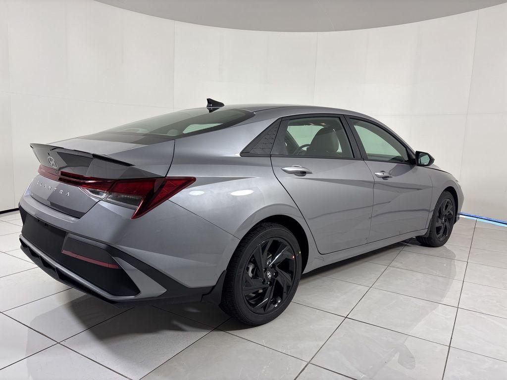 Thumbnail: 2026 Hyundai Elantra - 5