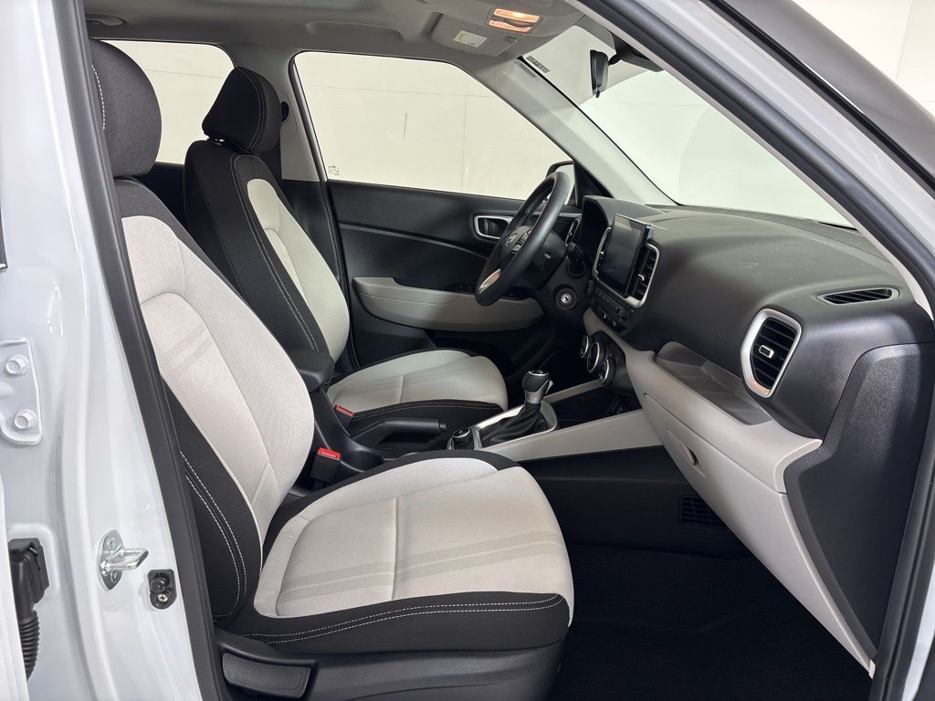 Thumbnail: 2023 Hyundai Venue - 12