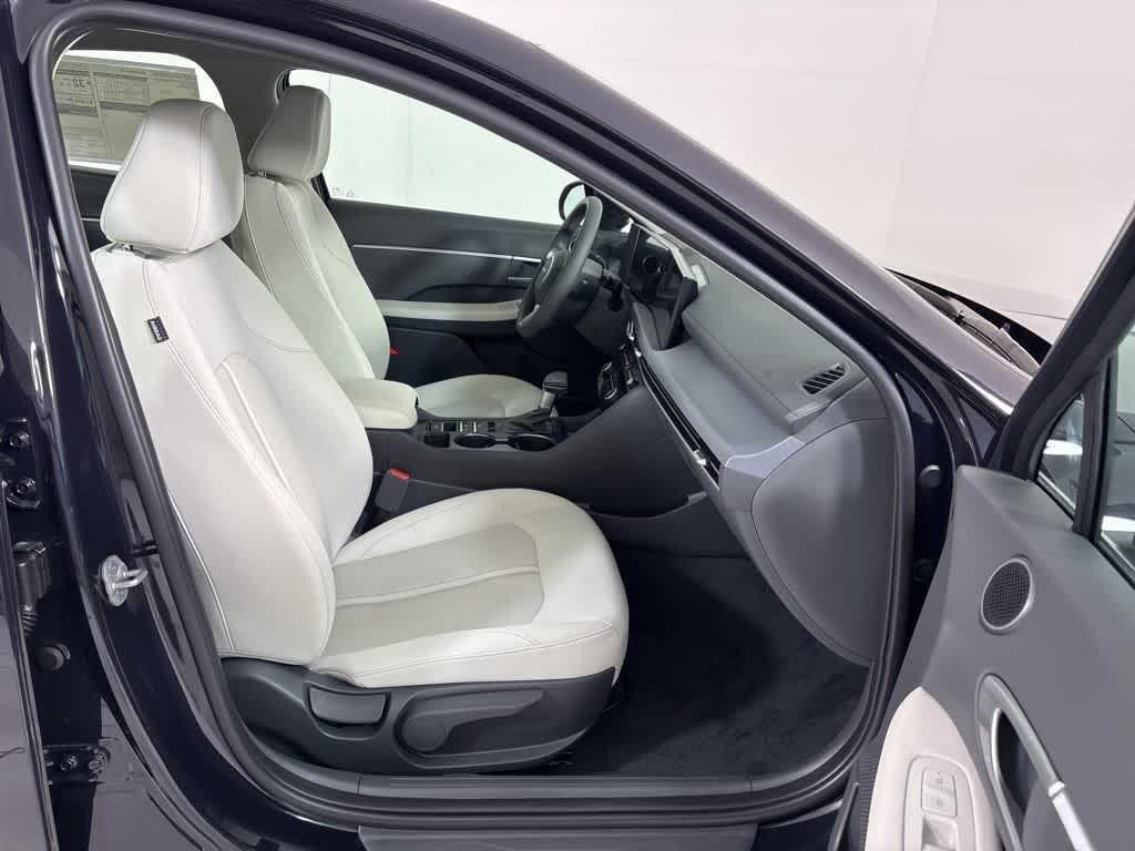 Thumbnail: 2025 Hyundai Sonata - 12