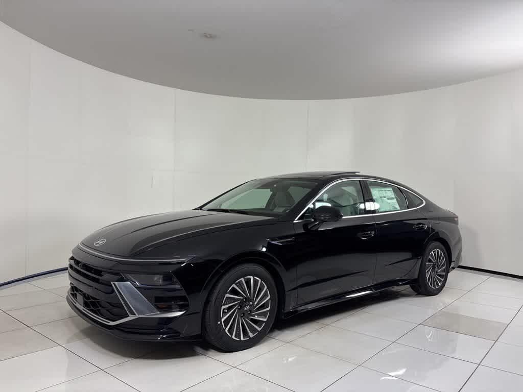 New 2025 Hyundai Sonata Hybrid Limited Sedan