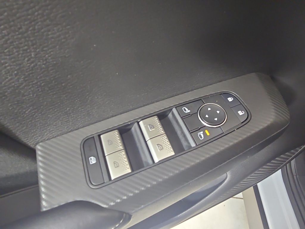Thumbnail: 2024 Mitsubishi Outlander - 11