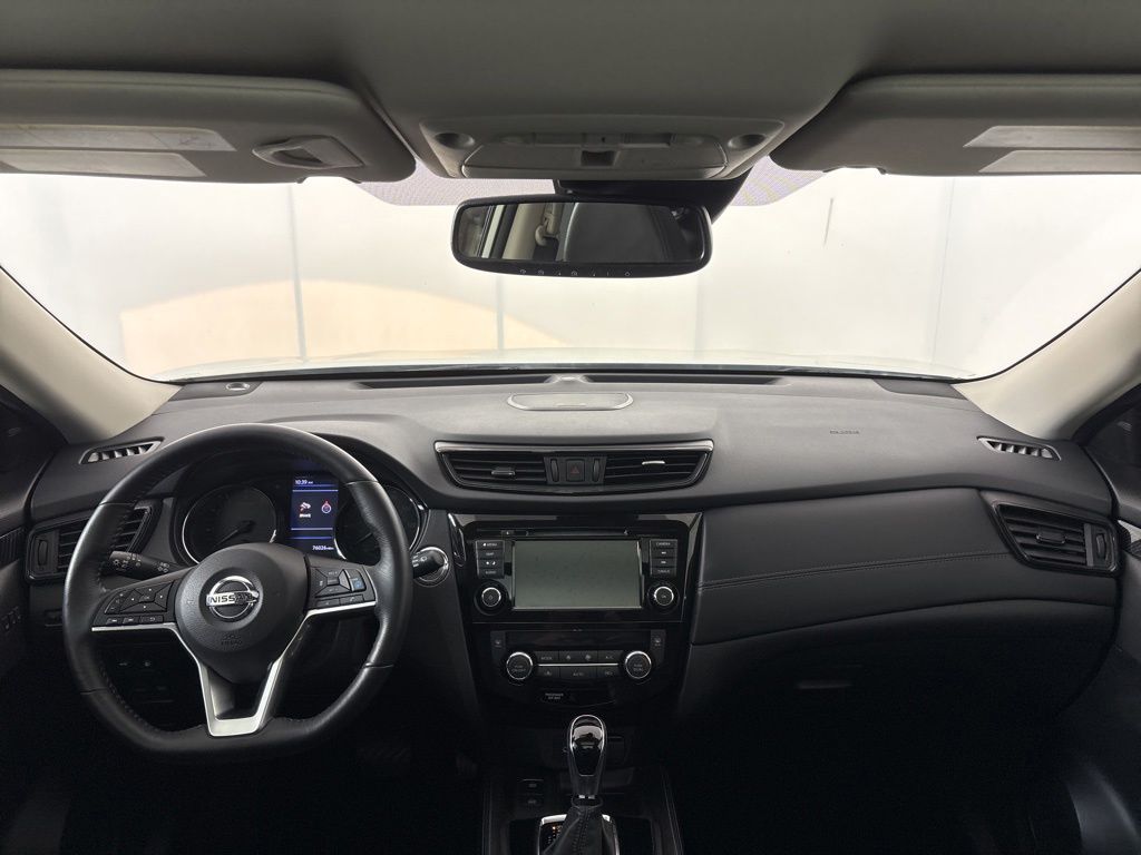 Thumbnail: 2018 Nissan Rogue - 24