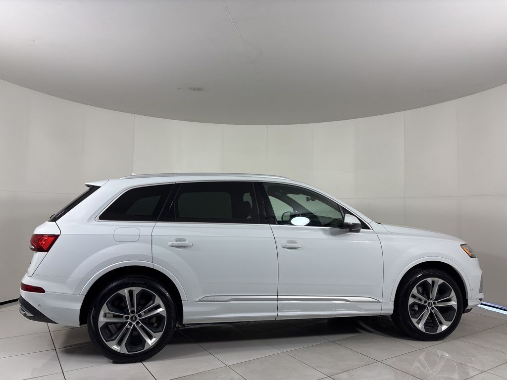 Thumbnail: 2021 Audi Q7 - 6