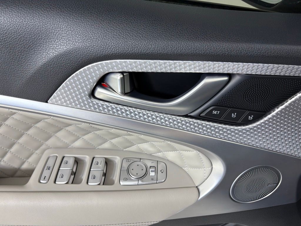 Thumbnail: 2023 Genesis G70 - 18