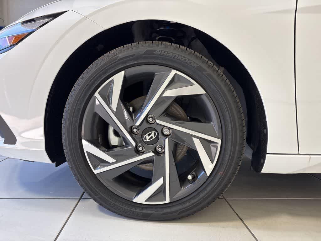 Thumbnail: 2025 Hyundai Elantra - 9