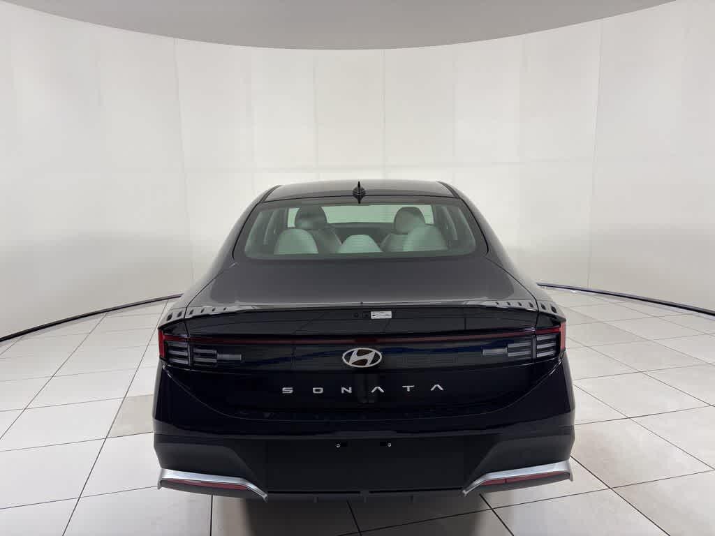 New 2025 Hyundai Sonata SE Sedan