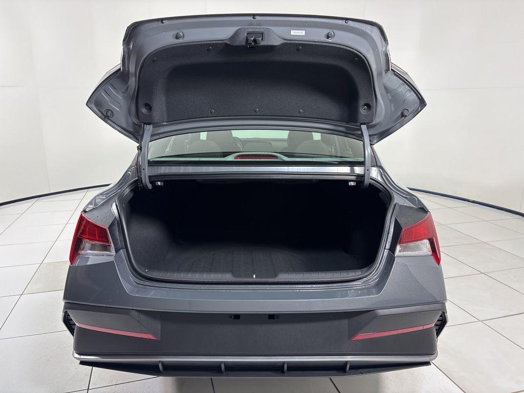 Thumbnail: 2026 Hyundai Elantra - 23