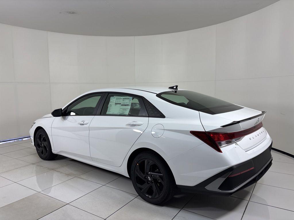 Thumbnail: 2026 Hyundai Elantra - 3